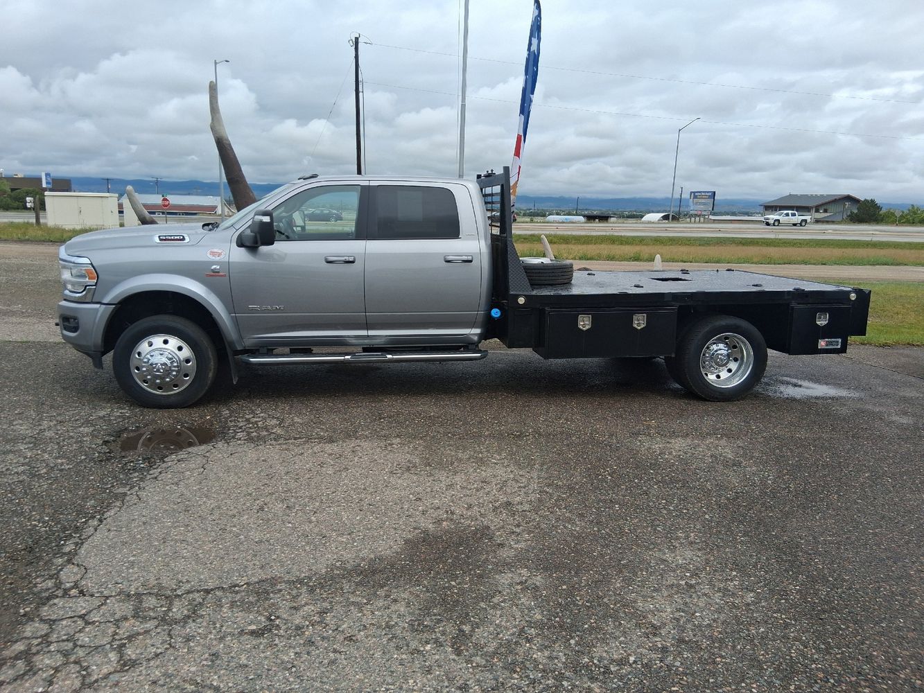ram ram 5500 chassis cab 2024 3C7WRNFL5RG301437 image ram ram 5500 chassis cab 2024 3C7WRNFL5RG301437 image